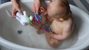 ИГРУШКА ДЛЯ КУПАНИЯ "БЕЛЫЙ МЕДВЕДЬ"