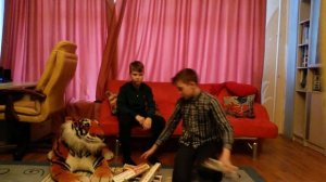 ЗАМОТАЛ ДРУГА В ПИЩЕВУЮ ПЛЕНКУ | Просто дибилы