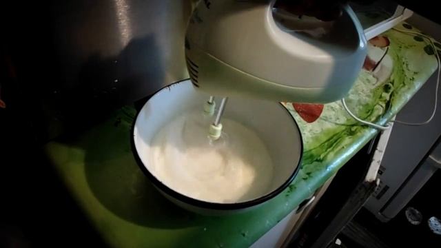 Бисквитный торт с бананами смотреть онлайн