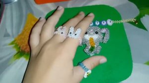 Обзор на игрушки из бисера амигуруми. Зайчики.