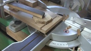 Футбольный мяч из дуба