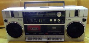 SANYO M-W3LU - 2-полосный бумбокс Boom Box Частично неисправный радиомагнитофон-ЯПОНИЯ-1983-год
