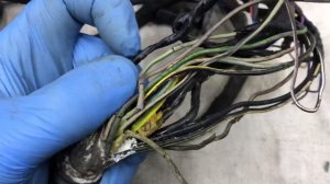 Типичное заводское состояние проводки мотора w124