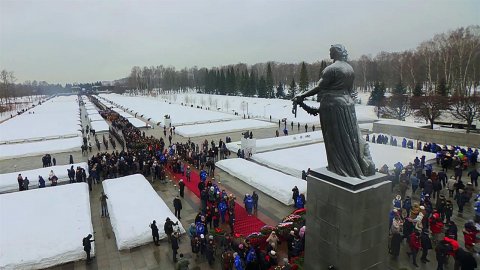 Петербург отметил годовщину 80-летия полного освобождения Ленинграда от фашистской блокады