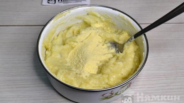 Картофельные зразы с грибной начинкой на сковороде
