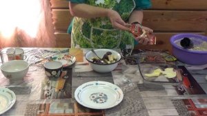 Шарлотка со сливами и грушей. Видео рецепты от Борисовны.