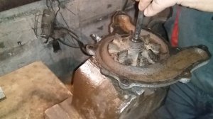 Способ как снять крыльчатку с водяной помпы ГАЗ 53 , 66 , ПАЗ