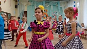 Танец под "Оранжевый галстук мой"