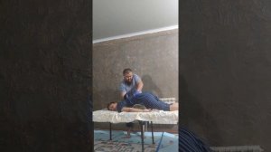 Костоправ Руслан поставил на ноги с первого сеанса девушку