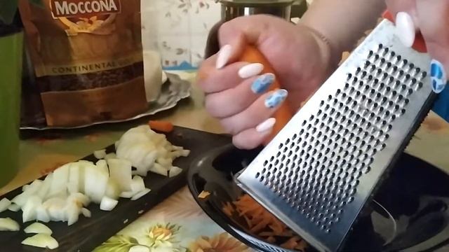 Готовим обед/Простые рецепты/Кот на батарее/Вкусные булочки смотреть онлайн