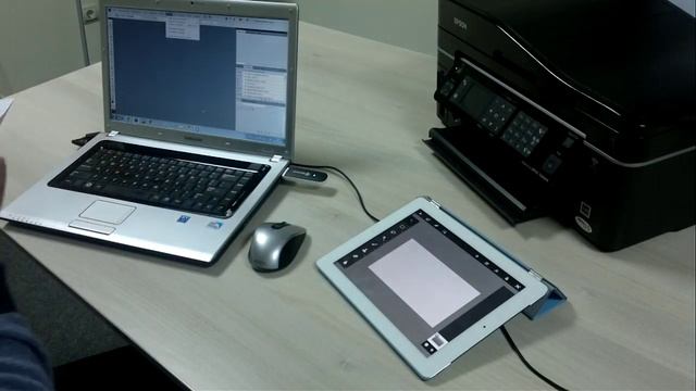Notebook vs iPad (Ноутбук против iPad) смотреть онлайн