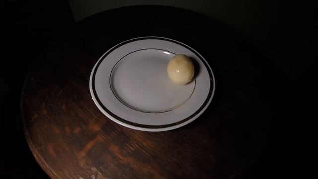 ЛАЙФХАК С ЗАМОРОЖЕННЫМ ЯЙЦОМ│Эксперименты смотреть онлайн