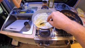 STEALTH VAN CAMPING (Secret Truck Stop)