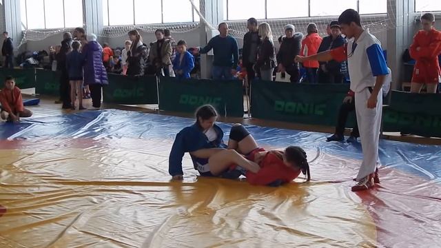 Рагулина Анастасия. Соревнования по самбо в Илеке до 55 кг финал 14.11.2015 смотреть онлайн
