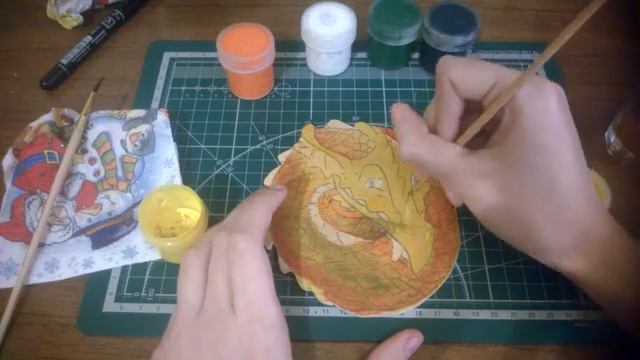 Подставка под чашку в виде дракона своими лапками смотреть онлайн