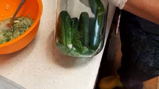 Огурцы в собственном соку смотреть онлайн