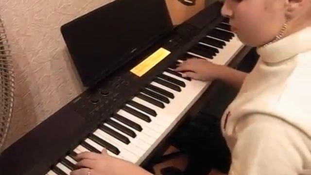 Клубняк на синтезаторе смотреть онлайн