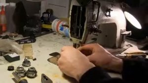 Как настроить швейную машину видео 2, настраиваем шпульку и лапку