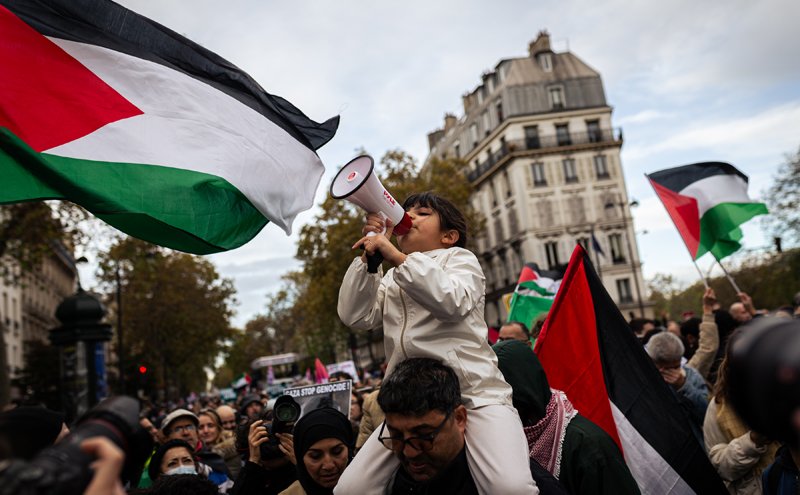 В Париже студенты устроили массовую акцию в поддержку Палестины / События на ТВЦ