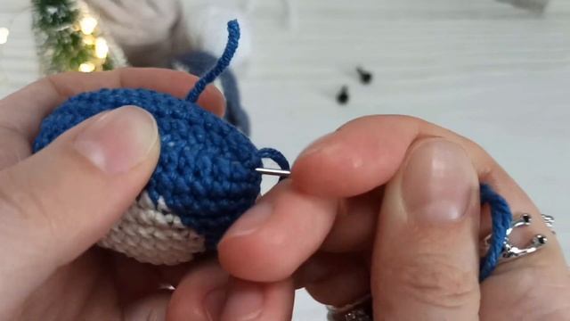 Little Penguin in Christmas Hat Free Amigurumi Tutorial | Keychain Crochet Pattern For Beginners смотреть онлайн