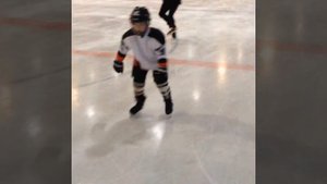 В хоккей играют настоящие мужчины 🏒✊💪, трус не играет в хоккей 🏒🏒🏒😉