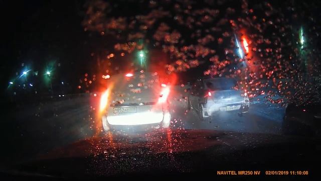 Воркута. Олени на дорогах 02.12.21, перекрёсток Возейская и Пищевиков. смотреть онлайн