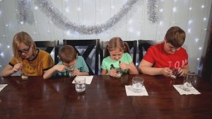 Америка - Дети пробуют ЕДУ из СССР / русская еда в США