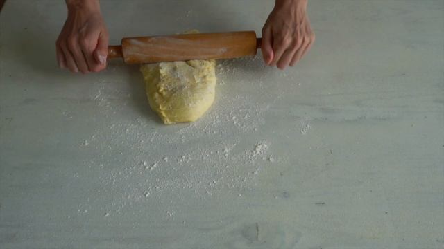 Мягкие пончики с шоколадной начинкой. Пончики рецепт