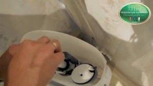 Установка унитаза с двойным бачком.