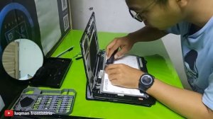 Ganti LCD Notebook Acer Aspire One 722 | Bongkar Pasang LCD Acer