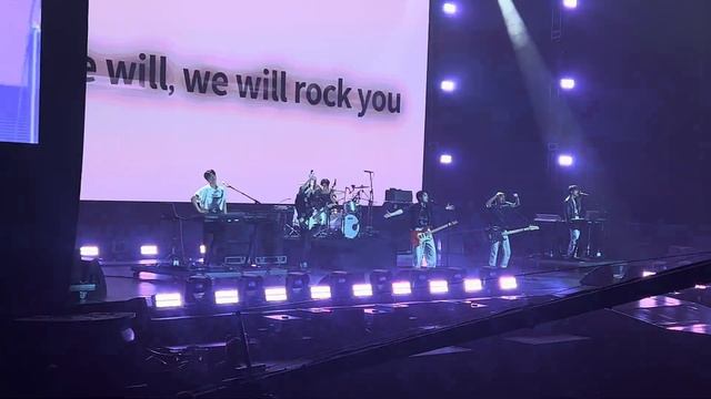 We Will Rock You - Xdinary Heroes - Queen cover - Korea on Stage in London смотреть онлайн