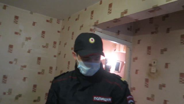Школьники попадут в тюрьму... Полицейский против школьников!