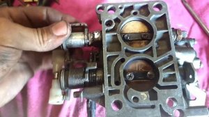 Карбюратор с параллельным открытием дроссельных заслонок.