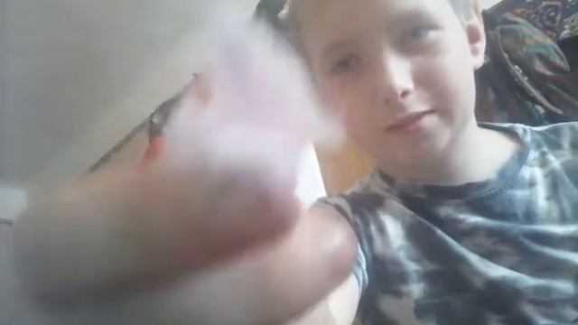 Конфеты с сюрприз бокс Диля заболела смотреть онлайн