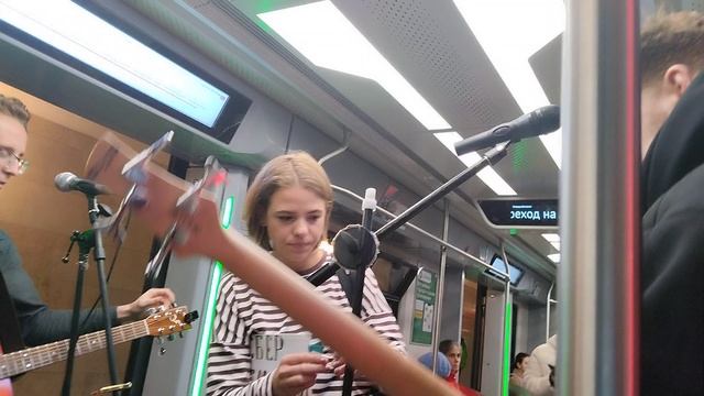 Санкт-Петербургское метро: музыканты в вагоне, часть вторая.
