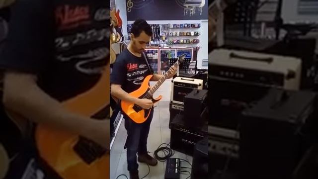 Guitarra Ibanez Gio GRG250DX смотреть онлайн