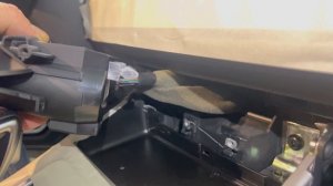 Geely Coolray. Как разобрать центральную консоль и установка беспроводной зарядки