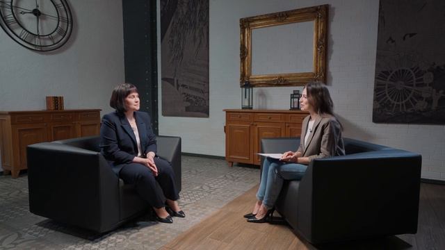 «Очень важно оставаться женщиной в своей профессии» смотреть онлайн