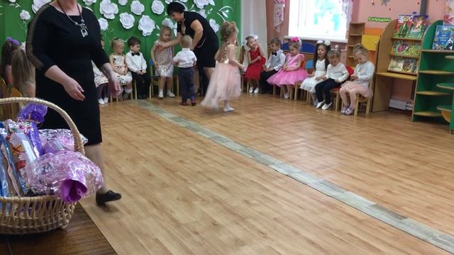 8 марта смотреть онлайн