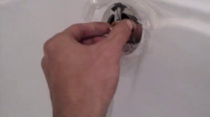 как установить сифон в ванной