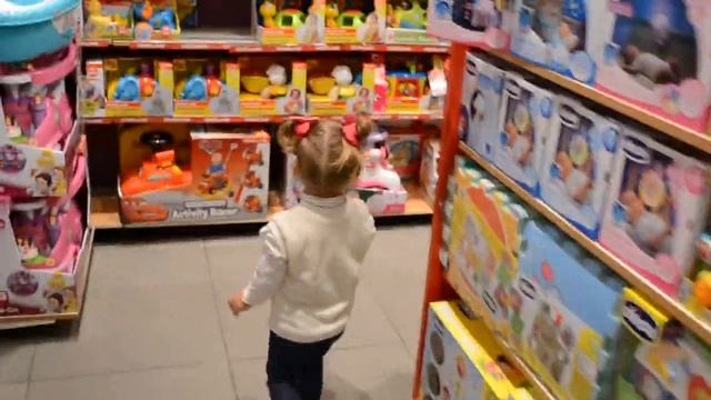 ДОМ ИГРУШЕК! Выбираем в магазине себе игрушки!)))) смотреть онлайн
