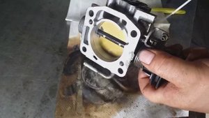 Промывка дроссельной заслонки на Тойота Тоуринг Хайс