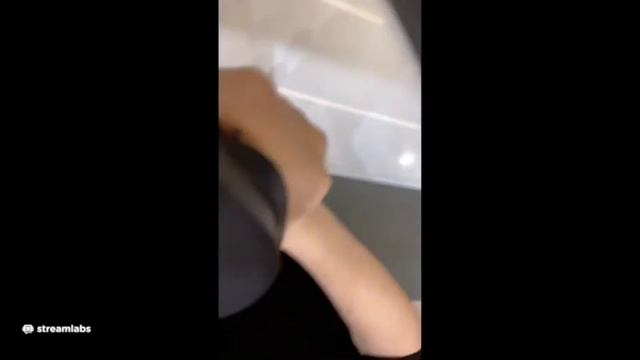 Бустер и Эксайл помогают Риккиди выбрать одежду в Цуме смотреть онлайн