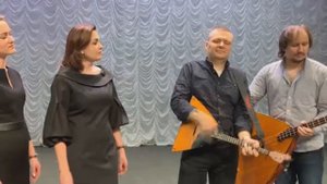 Поют Анна Гурина и Юлия Бутяга. Частушки-страдания.