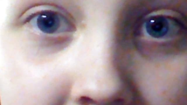 Я обьясняю что такое постоянные эпитеты, присказка , зачин, концовка.