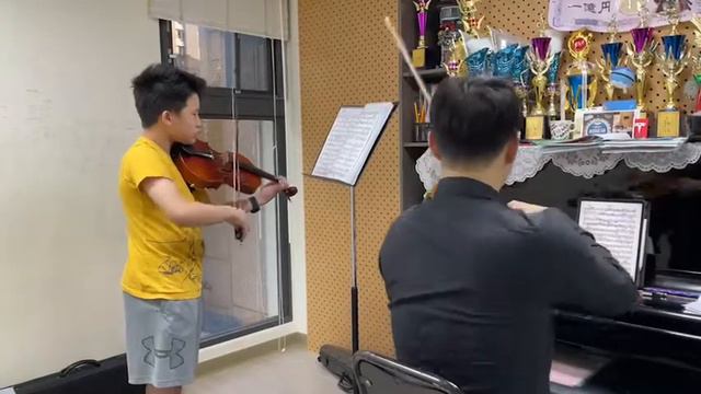 Mozart. Duo in B-Flat Major, K.424: lll. Andante  Gracioso смотреть онлайн