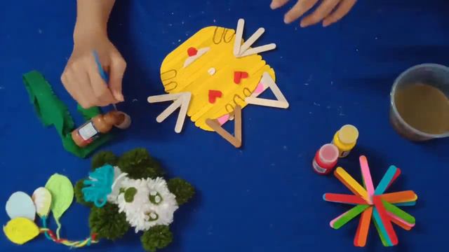 Kaldes krøllede blade, fordi bladoverfladen er krøllet, og at røre ved - Carvalho Micael смотреть онлайн