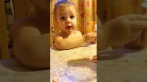 Веселый ребенок!!!Папа рассыпал рис,ЁХАНЫЙ БАБАЙ!