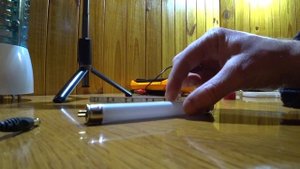 Заменяем люминесцентную лампу на светодиодную ленту.