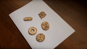 ЗНАЧКИ ИЗ ДЕРЕВА СВОИМИ РУКАМИ